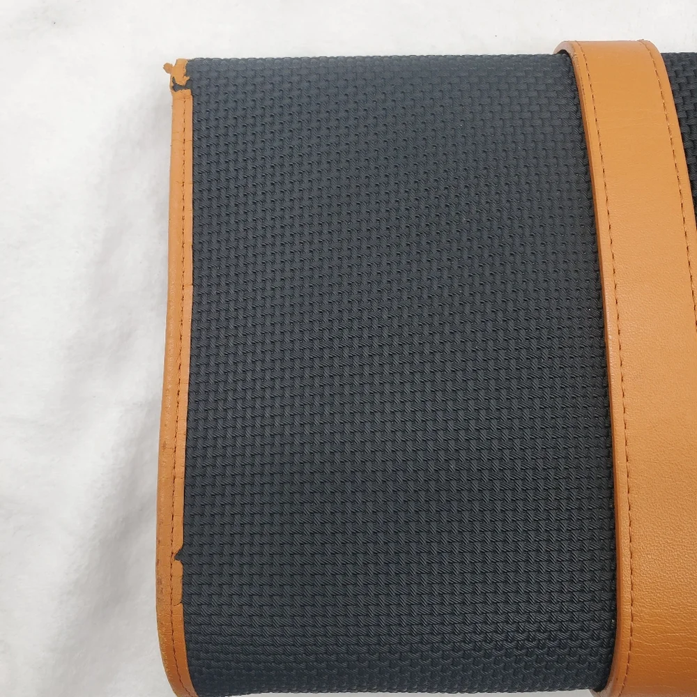☆☆ YSL Black and Tan Envelope Clutch with Logo - Picture 7 of 15